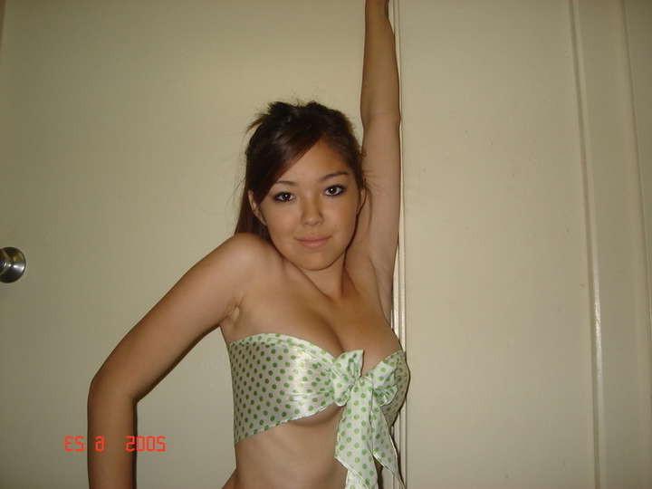 15P Photos of naughty and nice Oriental girlfriends