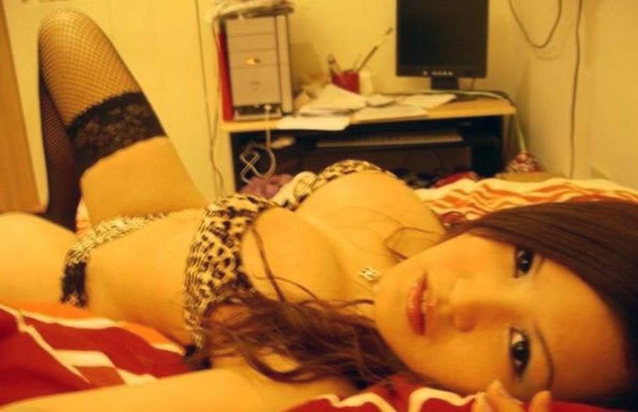 15P Photos of sexy amateur gorgeous Oriental babes
