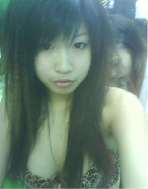 16P Cute young Asian babe working as a club hostess