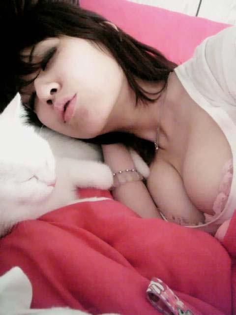 13P Pictures of a hottie who went wild and naked