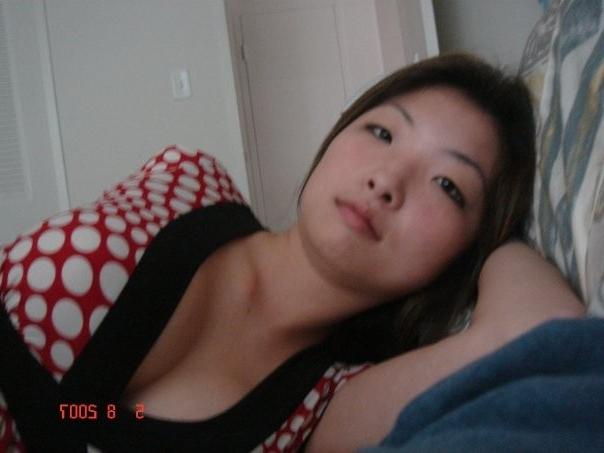 16P A collection of sexy Asian babe pics