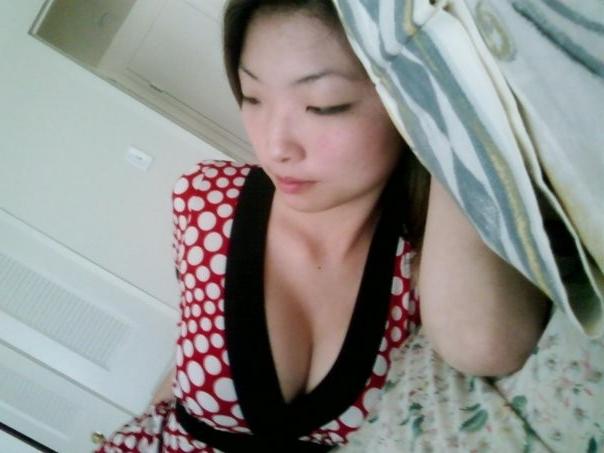 16P A collection of sexy Asian babe pics