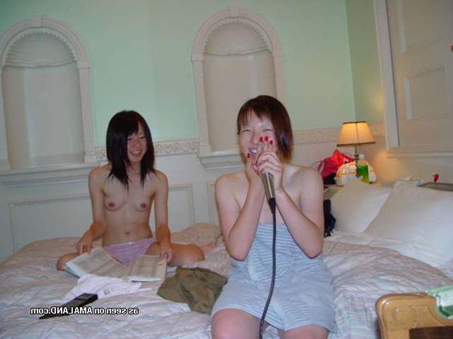 15P Photos of naked sexy Thai bitches in a motel