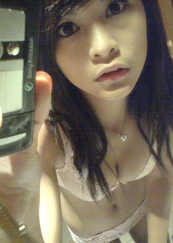 15P Pictures of steamy hot Oriental babes