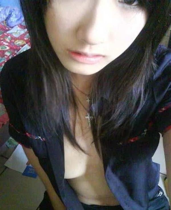 15P Pictures of steamy hot Oriental babes