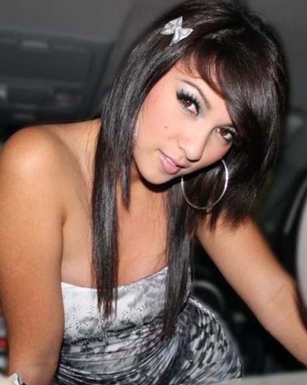 15P Photos of a hot Asian babe having fun