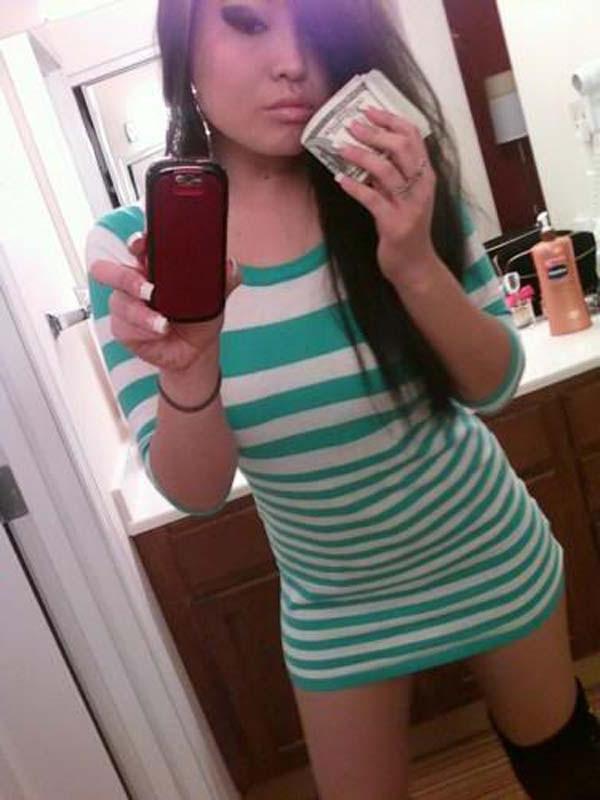 15P Collection of hotness amateur Vivian in her sexy photos