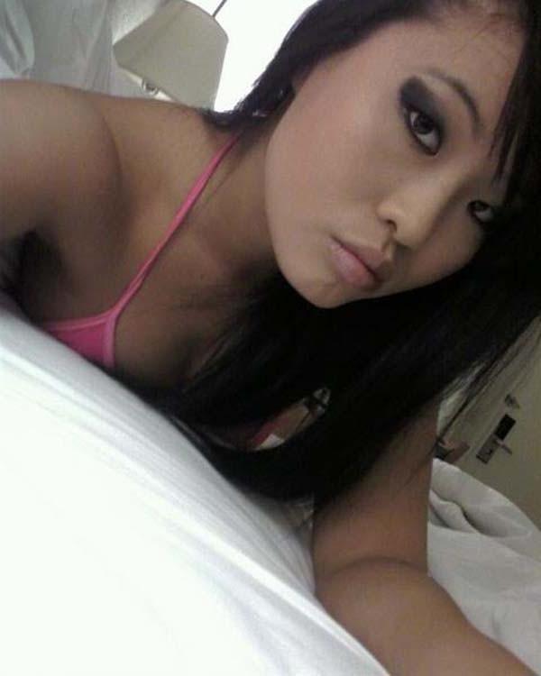 15P Collection of hotness amateur Vivian in her sexy photos