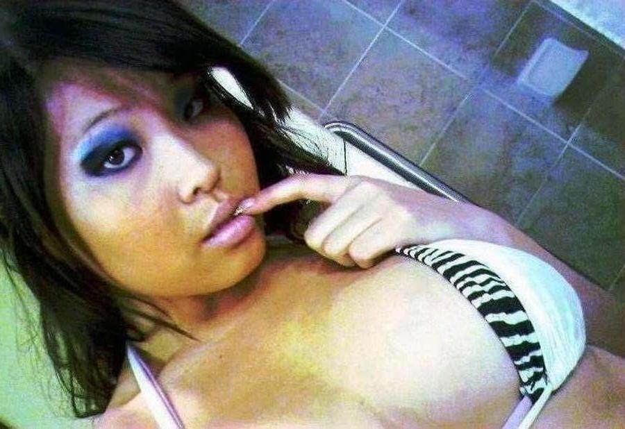15P Collection of hotness amateur Vivian in her sexy photos