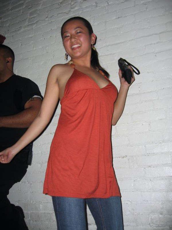 15P Picture set of a pretty Singaporean babe