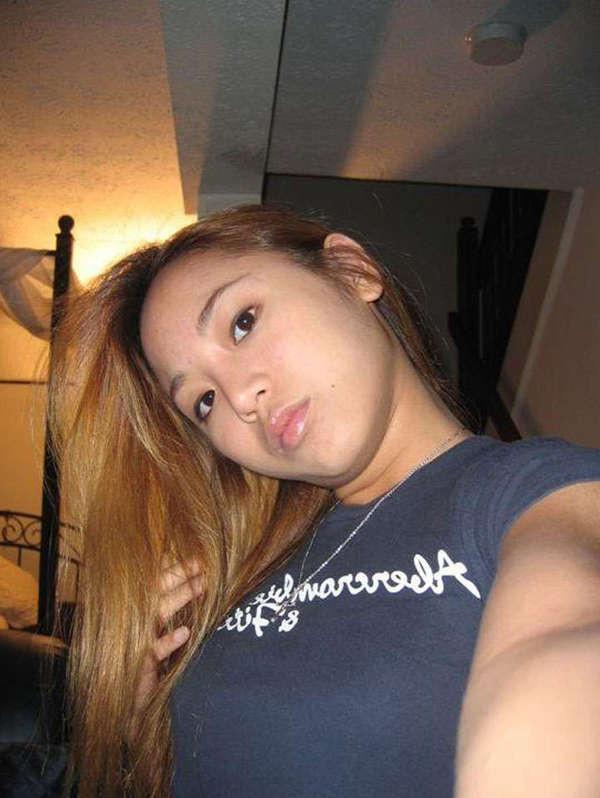 15P Nice collection of a Singaporean chick's hot selfpics