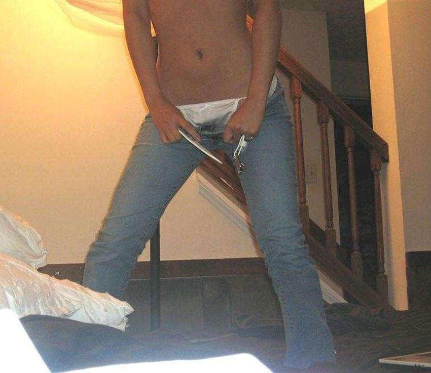 15P Nice collection of a Singaporean chick's hot selfpics