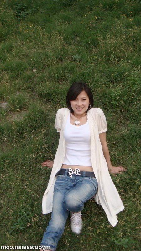 15P Sexy Chinese babe sharing her private photos