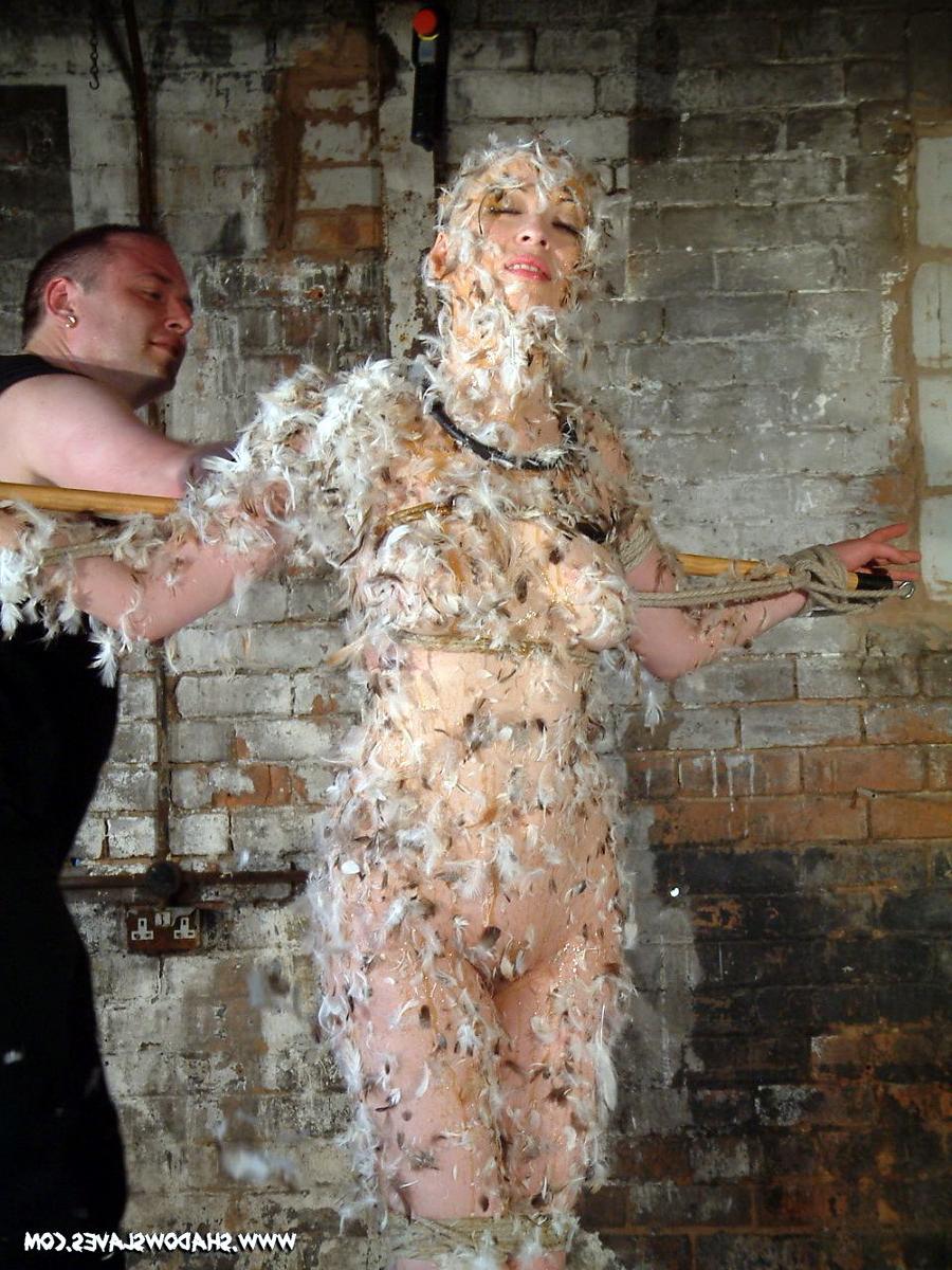 16P Bizarre feather and tar bondage of humiliated Kumi