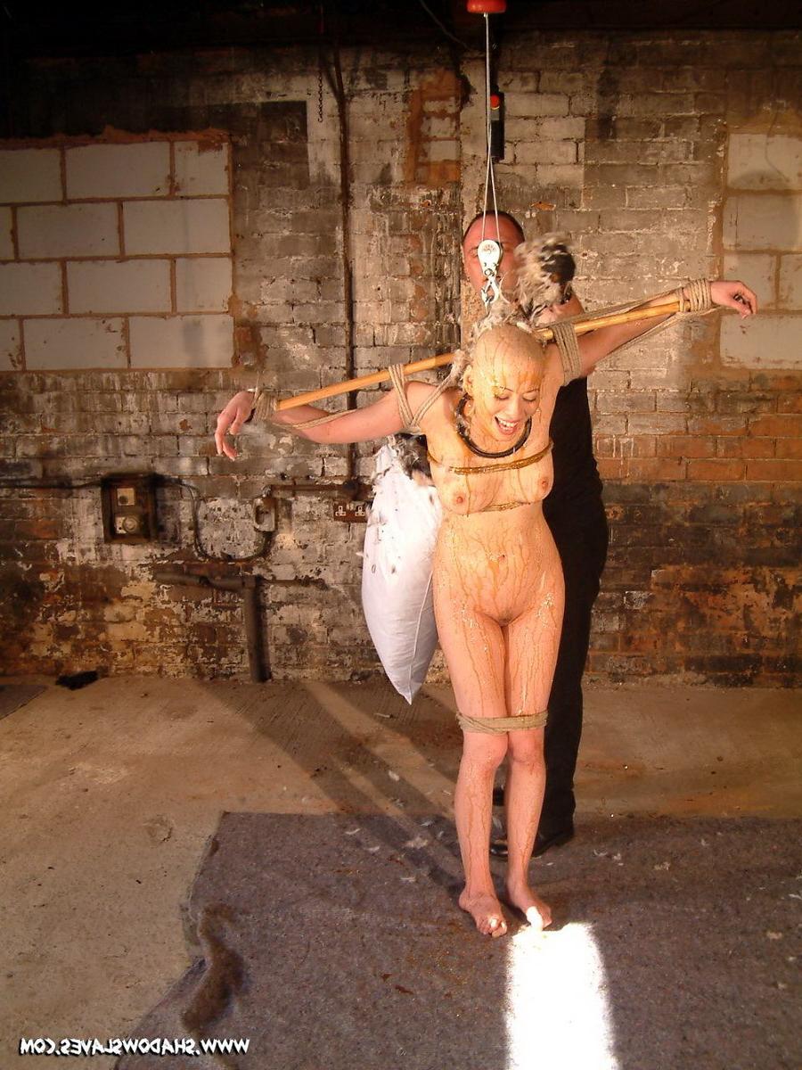 16P Bizarre feather and tar bondage of humiliated Kumi