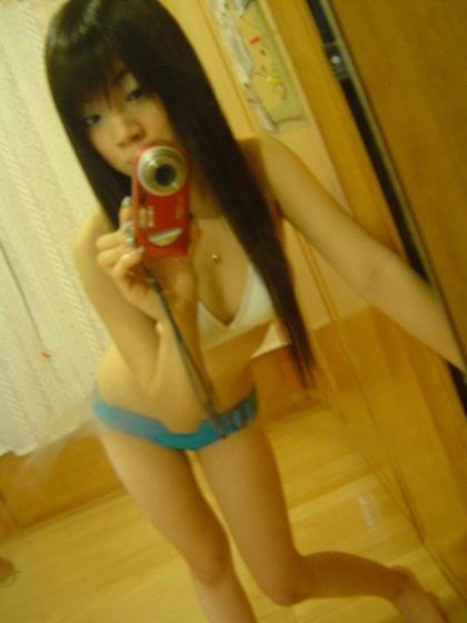 16P Asian teen nymph enjoy showing her sweet and juicy body