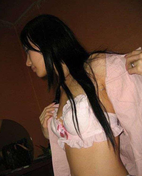 12P Nice compilation of a Thai chick’s hot selfpics