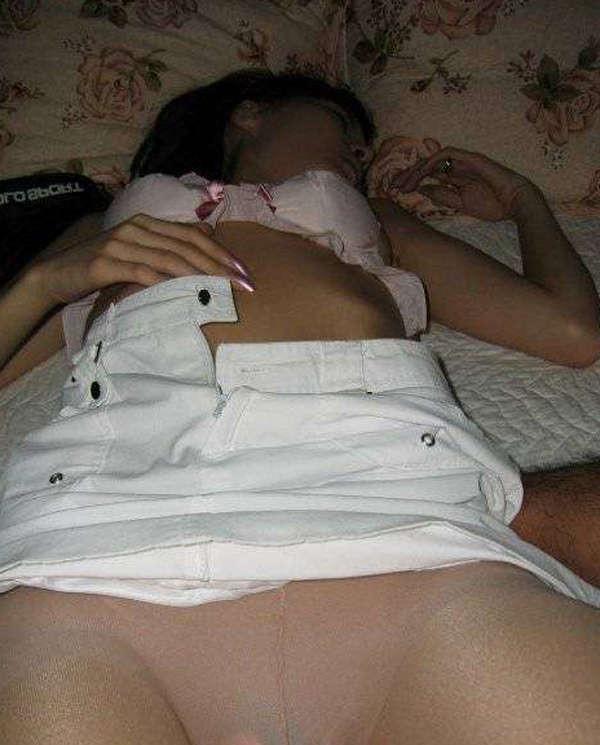 12P Nice compilation of a Thai chick’s hot selfpics