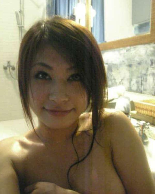 15P Pictures of a gorgeous Singaporean girlfriend