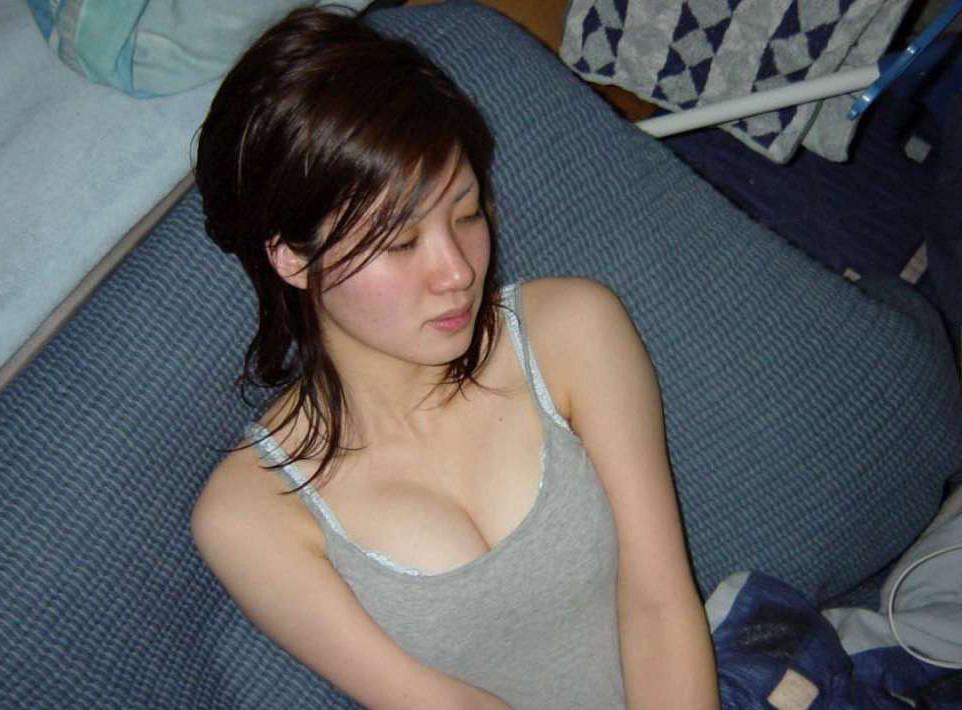 15P Pictures of an Asian hottie who went wild with her BF