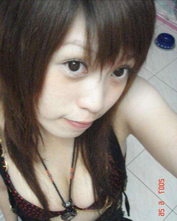 15P Hot self-shooting Asian girlfriends