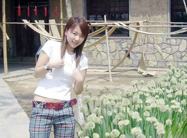 16P Asian teen nymph enjoy showing her sweet and juicy body