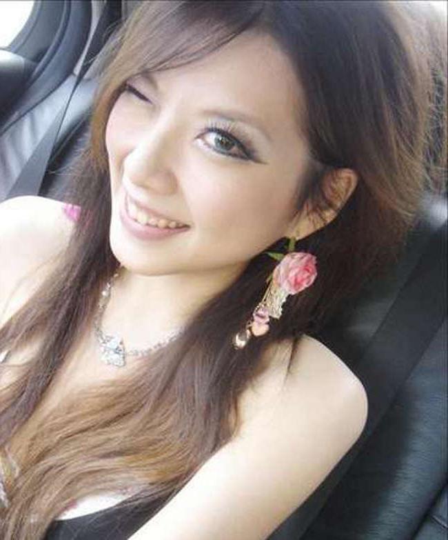 15P Pictures of an Asian hottie camwhoring