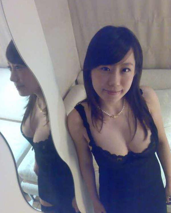 15P Pictures of an amateur Taiwanese hottie