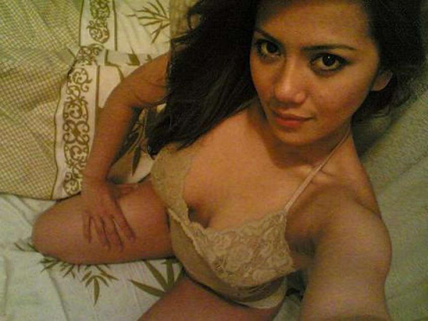 15P Picture compilation of self-shooting Asian GFs