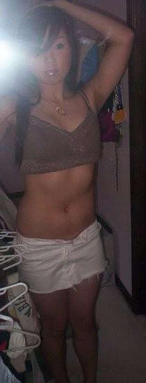 15P Picture set of lovely Asian teens