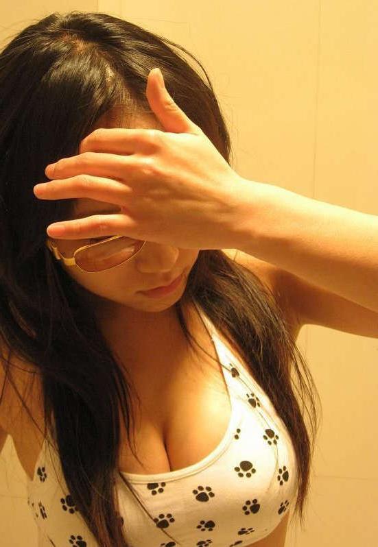 15P Hot photos of kinky Asian chicks