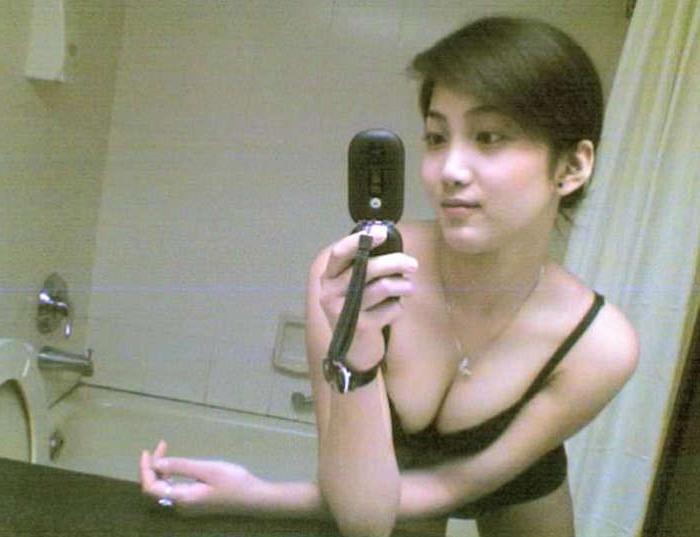 15P Photos of camwhoring hot Asian teens