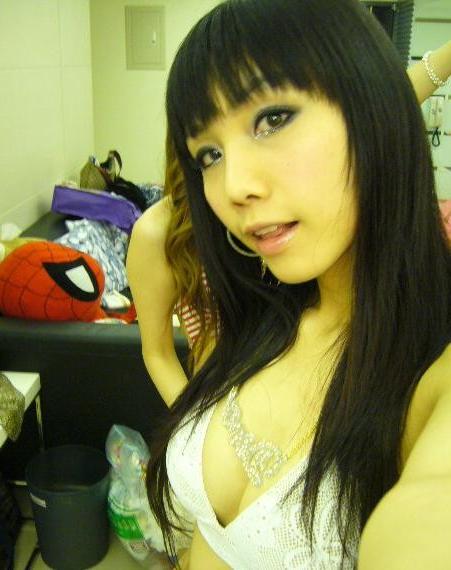 15P Photos of camwhoring hot Asian teens