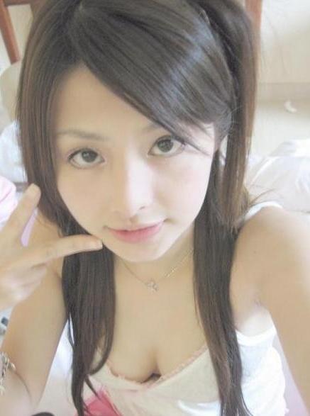 15P Photos of camwhoring hot Asian teens