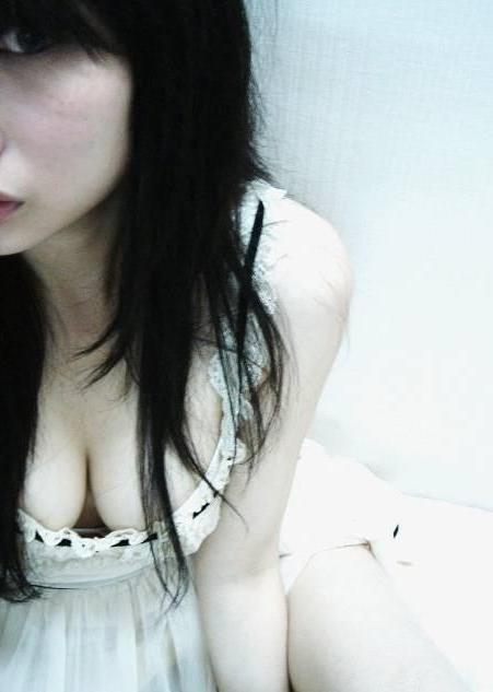 18P Compilation of pictures of a sexy Asian hottie