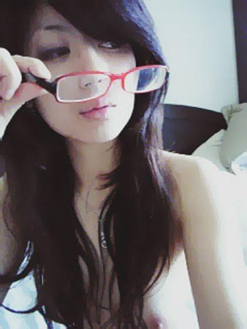 14P Photos of a gorgeous Asian chick self-shooting