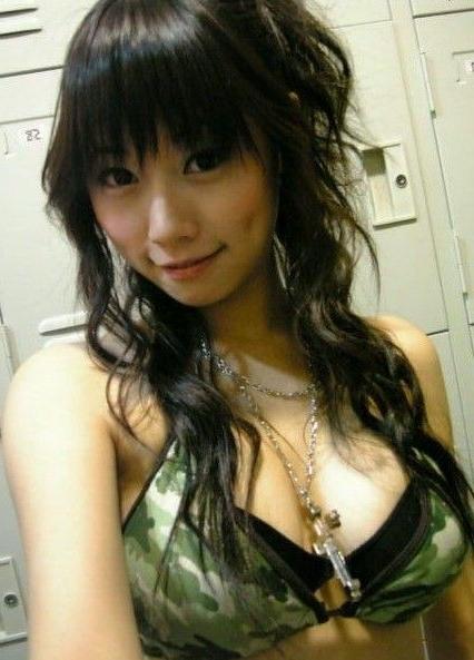 18P Selection of naughty and hot Asian chicks