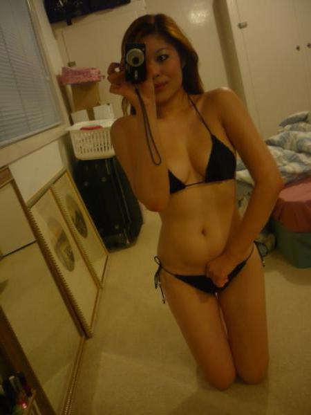 18P Collection of sexy and naughty amateur Asian chicks