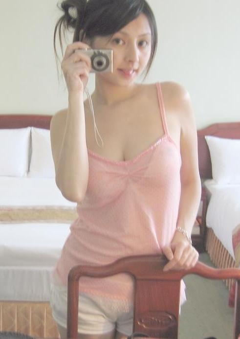 14P More Asian mirror pic cuties posing for their cameras