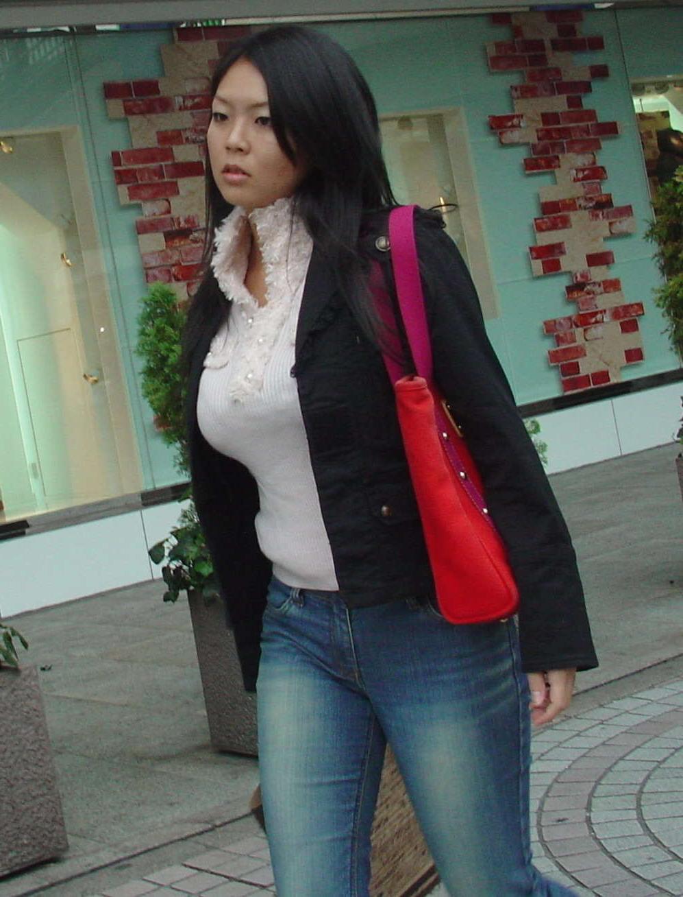 16P More hot Asian cuties in sexy photos in this collection