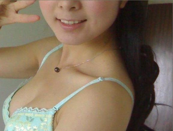16P More hot Asian cuties in sexy photos in this collection