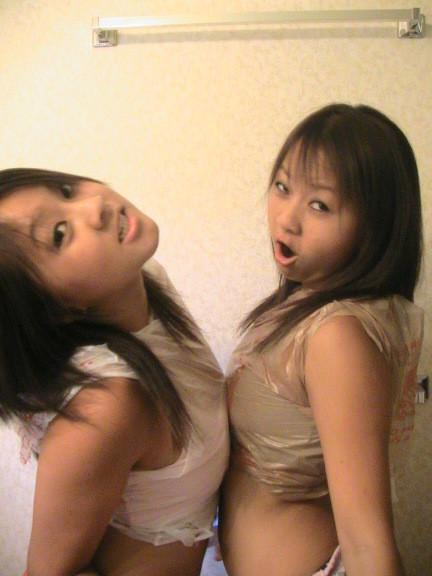 16P A collection of pairs of sexy Asian babes