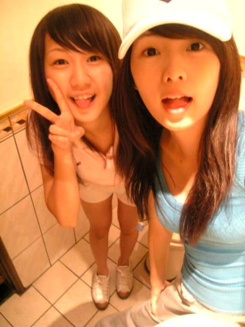 16P A collection of pairs of sexy Asian babes