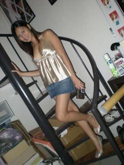 16P A collection of hot Asian babe pics