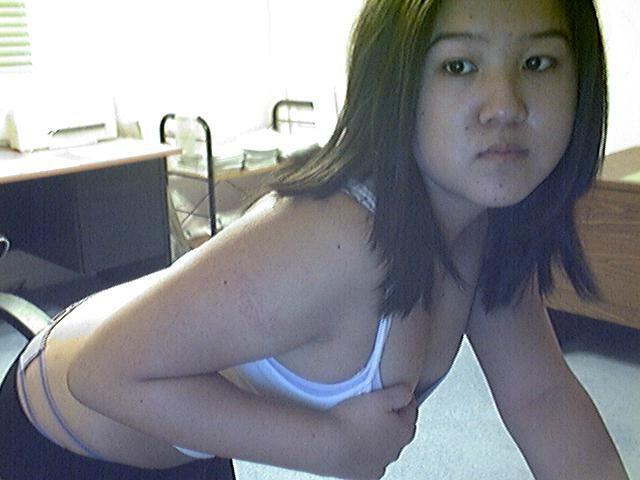 14P Chubby Asian shows off her ass and titties on webcam