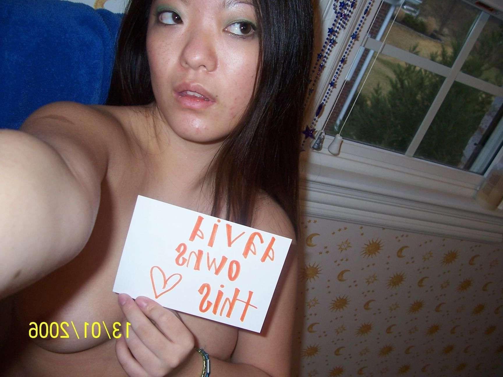 18P Girl posing and showing tits for Nate and David