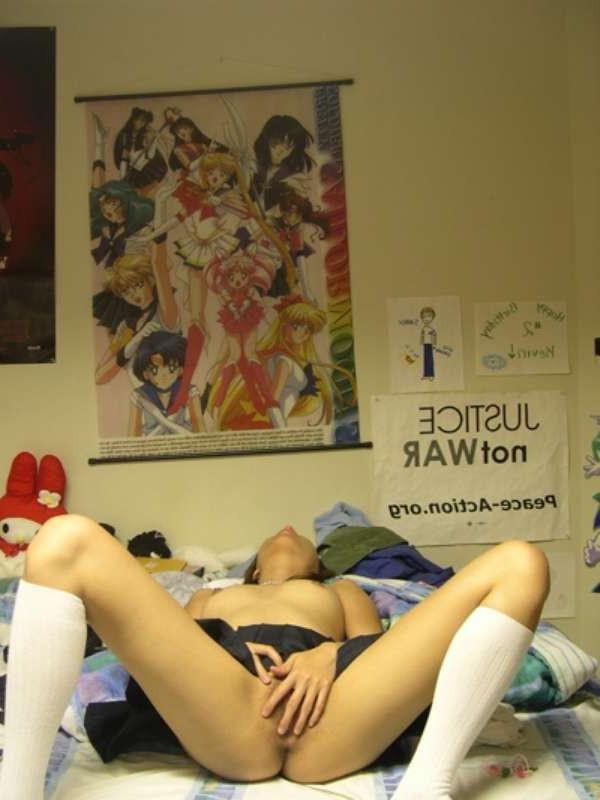 18P A slutty Asian party girl sucks dick