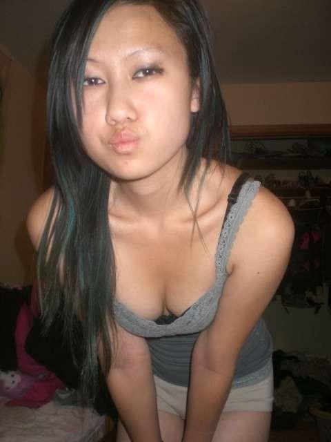 14P Asian girl with really hot body taking selfpics