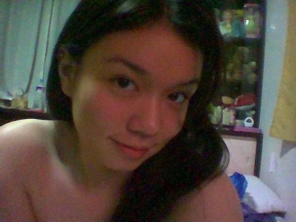 16P A collection of photos from sizzling Asian hotties