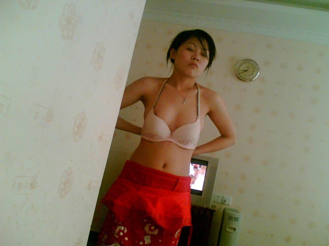 14P A mixed pic collection of cute and horny Asian chicks